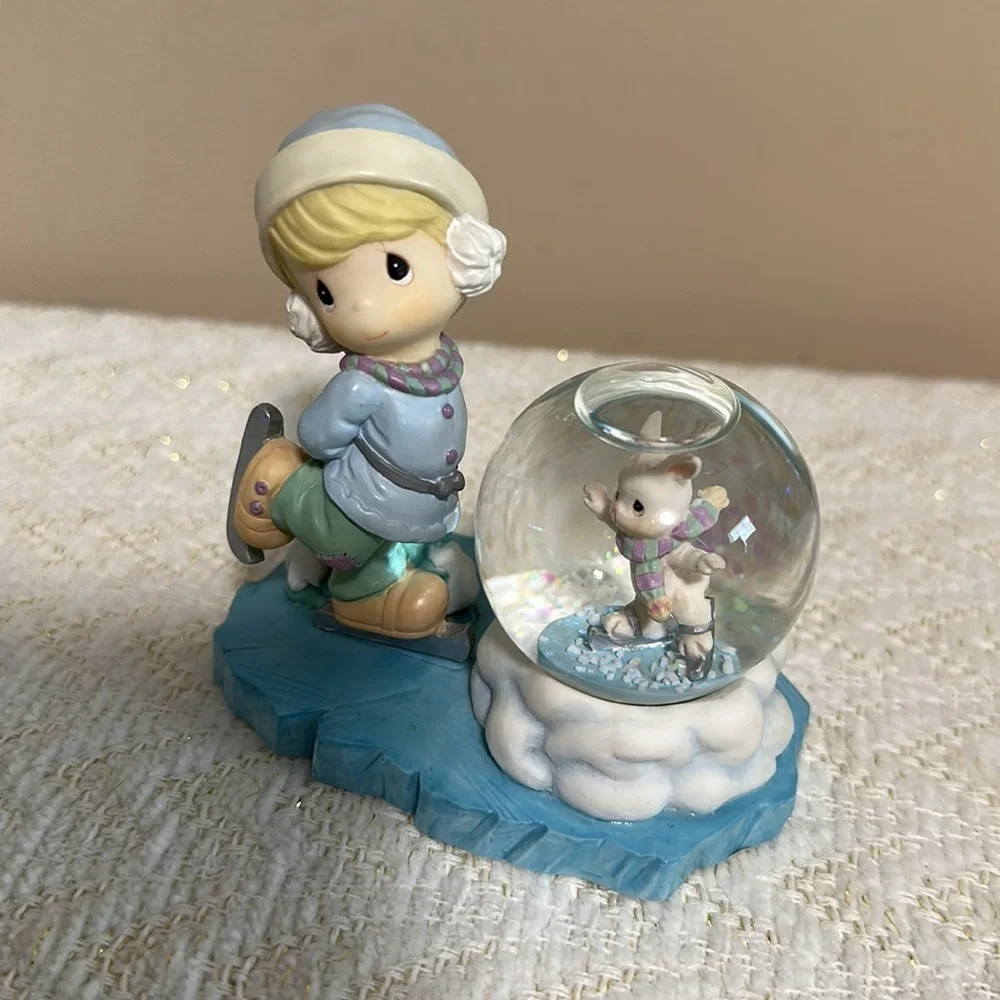 Precious Moments Ice Skating mini Snowglobe 1999